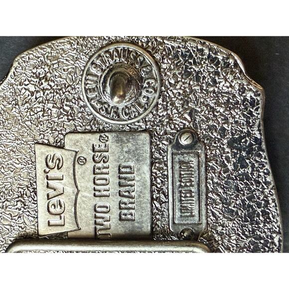 Levi Strauss & Co Vtg Belt Horse Belt Buckle Limited Edition Bronze Tone Casual - Picture 6 of 6